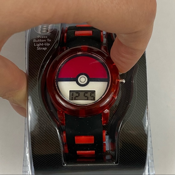 Pokémon Light Up LCD Watch Poke Ball Face - Picture 6 of 9